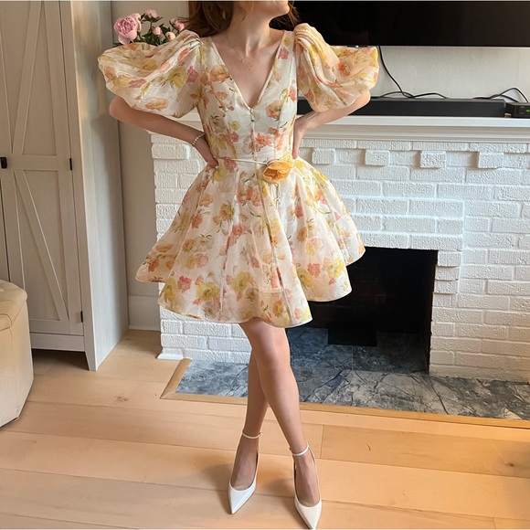 Meet your Posher, Megan - Picture 1 of 2